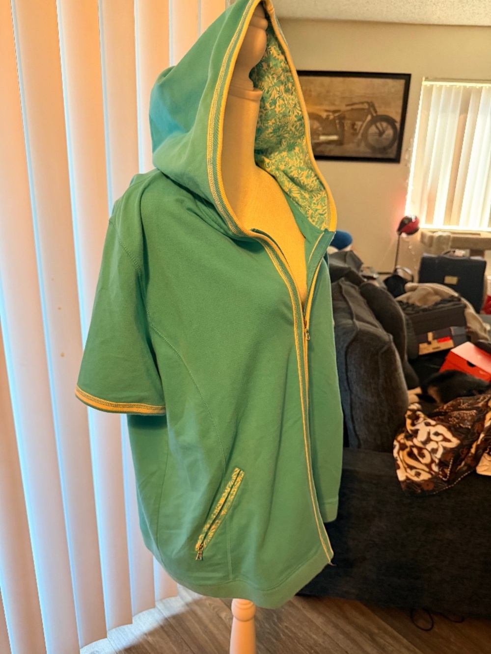 Shortsleeved Hoodie